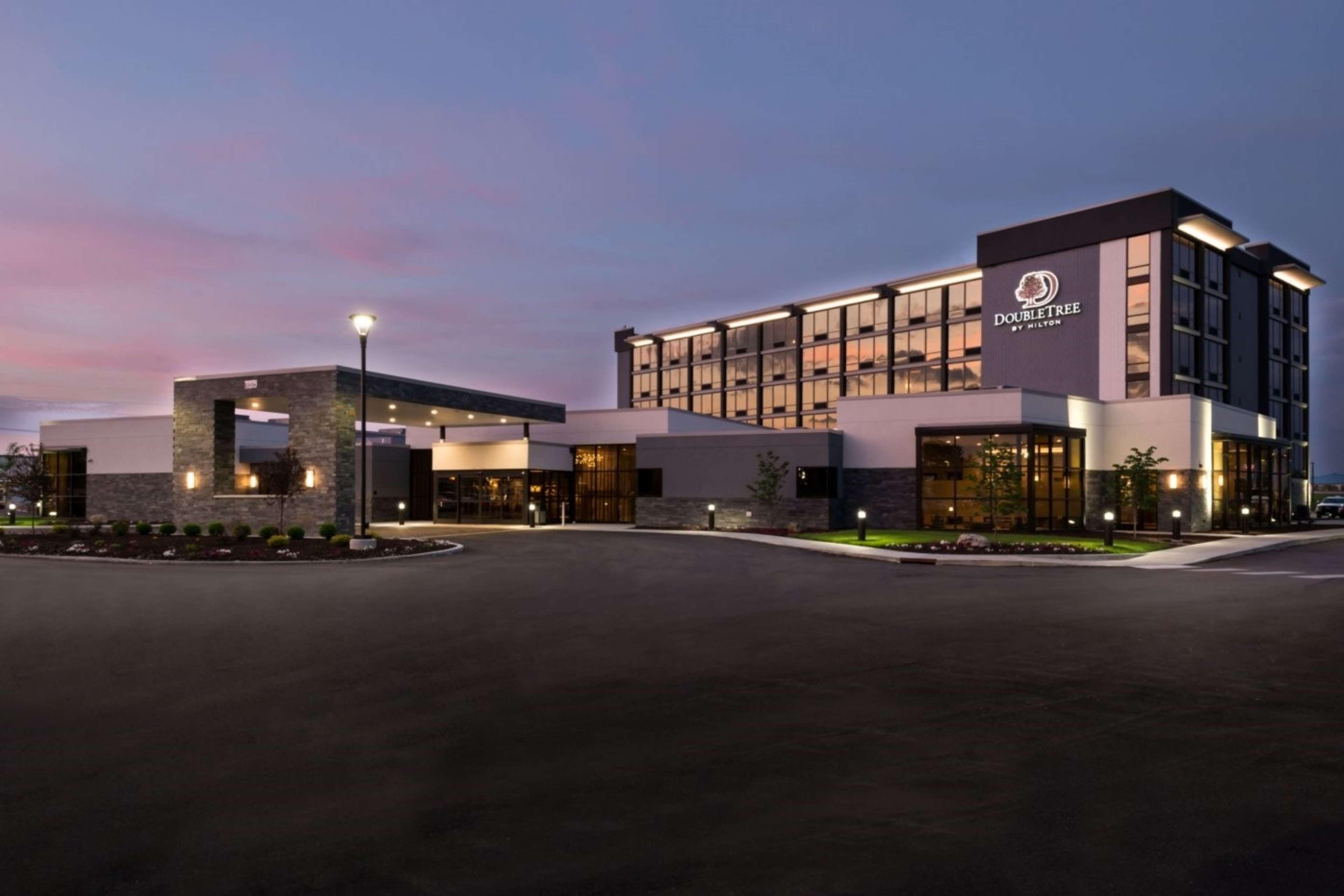 Doubletree By Hilton Lafayette East Hotel Buitenkant foto